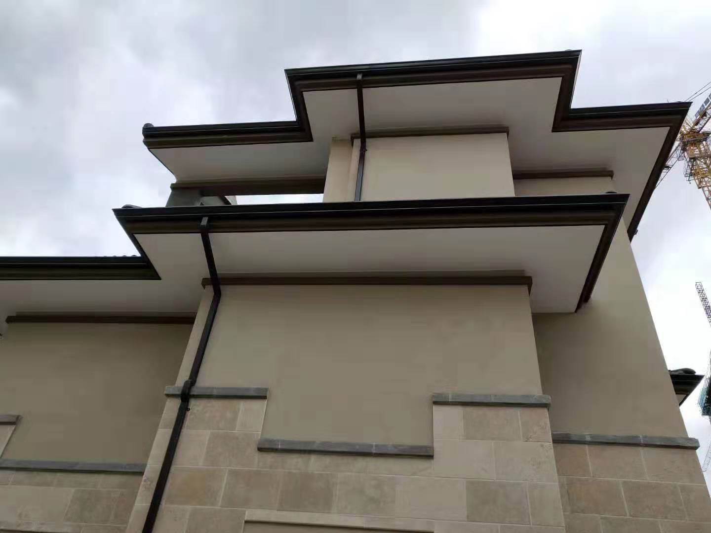 屋面彩铝滴水槽本地厂家细节严格凸显品质