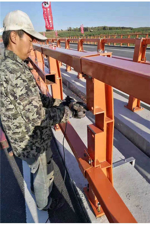 桂林质量好的道路防撞护栏厂家批发