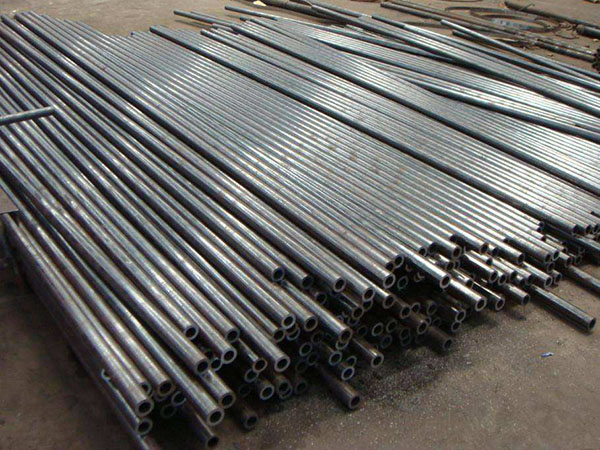 15crmo精密钢管定制价格工地送货厂家技术完善