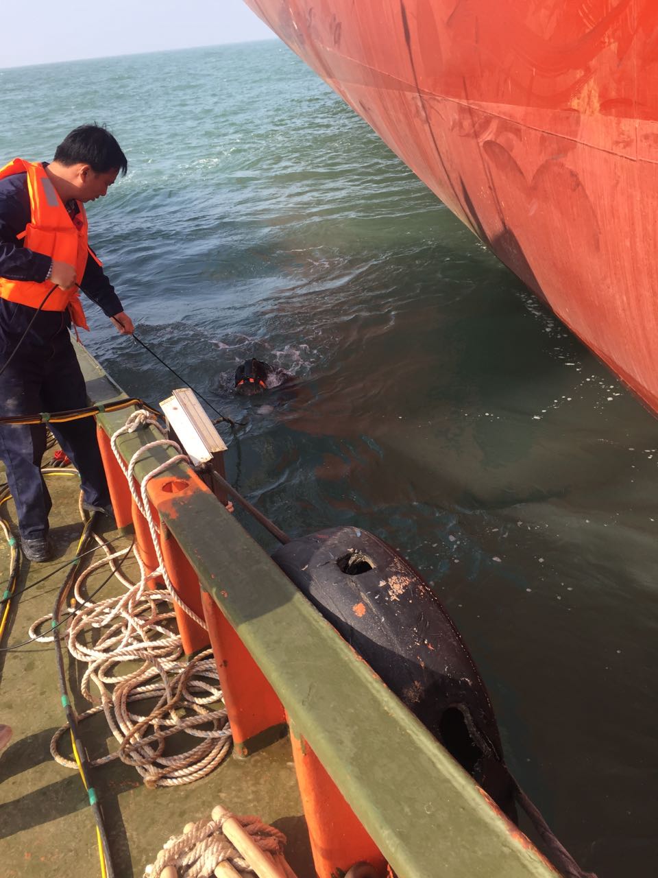 来宾有潜水员水下施工队-水下切割钢筋笼