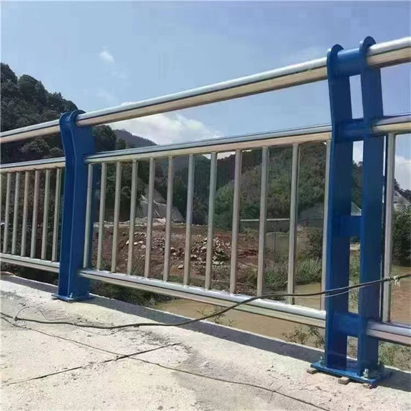 欢迎来电湖北省鄂州防撞护栏施工方案