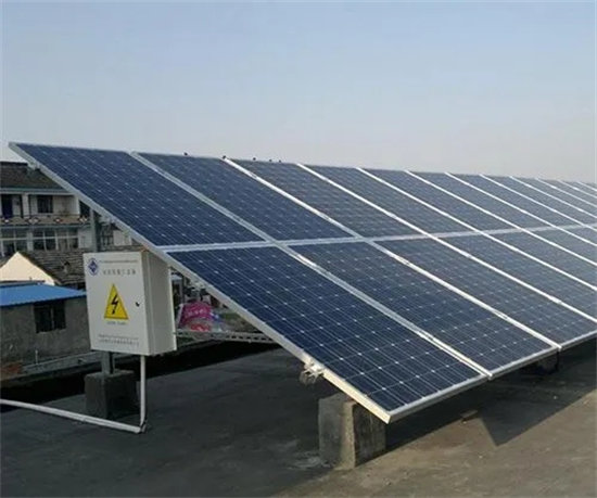 回收太阳能光伏板大量回收用品质赢得客户信赖