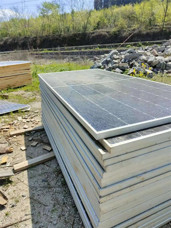 回收太阳能发电板本地高价回收专注细节更放心