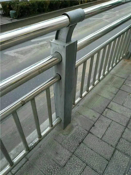 不锈钢复合管桥梁护栏支持货到付款厂家经验丰富