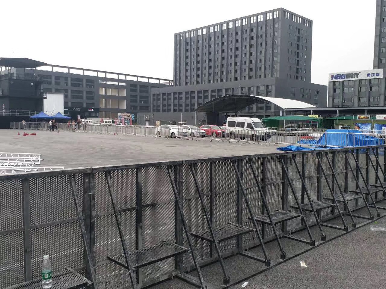 华中科技大学体育馆注水栏杆出租本地供应商